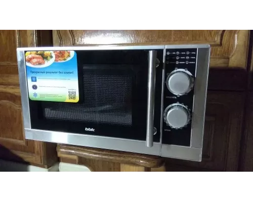 Микроволновая печь BBK 23MWG-923M/BX черный/нерж.сталь