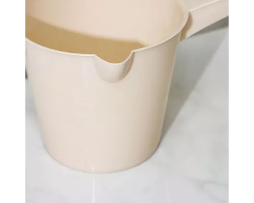 Ковш со сливом Альтернатива Эконом 1,5л М6605