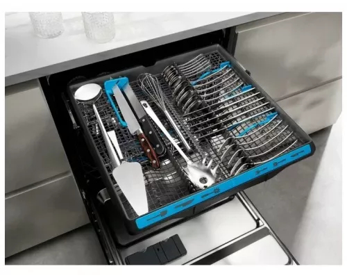 Встраиваемая посудомоечная машина Electrolux EEM43201L