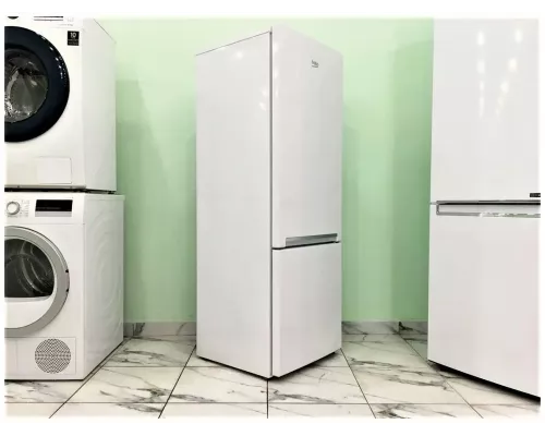 Холодильник Beko RCSK250M00W белый