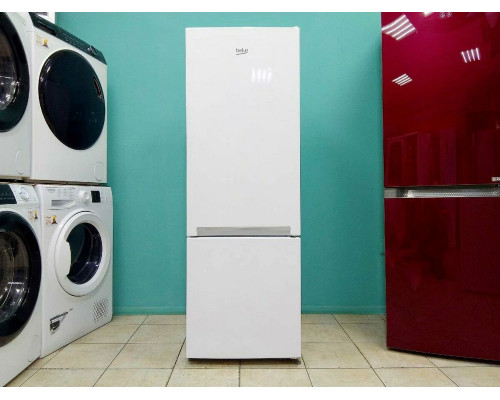 Холодильник Beko RCSK250M00W белый Холодильник Beko RCSK250M00W белый