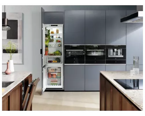 Встраиваемая посудомоечная машина Electrolux EEC767310L