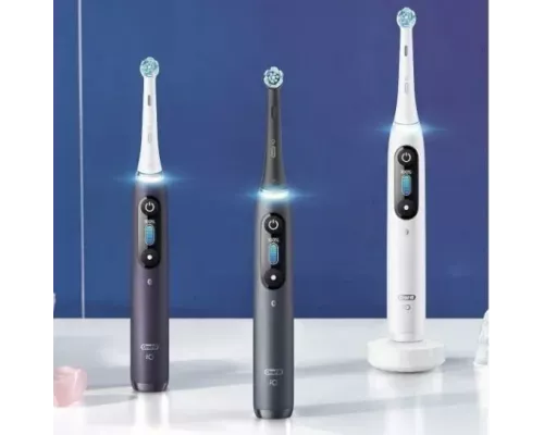 Электрическая зубная щетка Oral-B IO8 BLACK