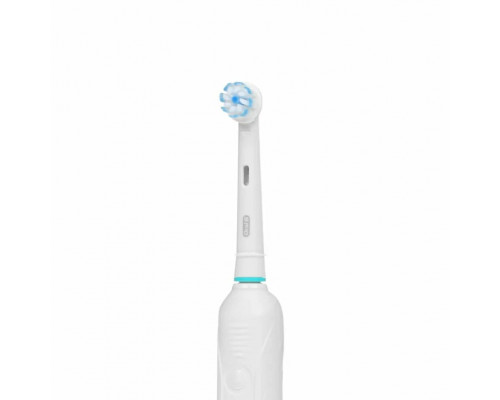 Электрическая зубная щетка ORAL-B PRO 700 SENSI CLEAN