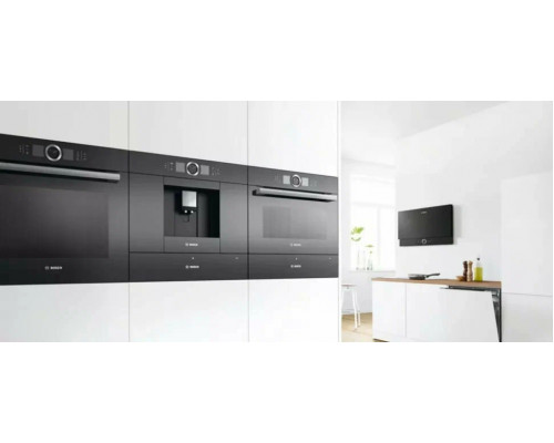 Духовой шкаф Bosch HMG8764C1 черный