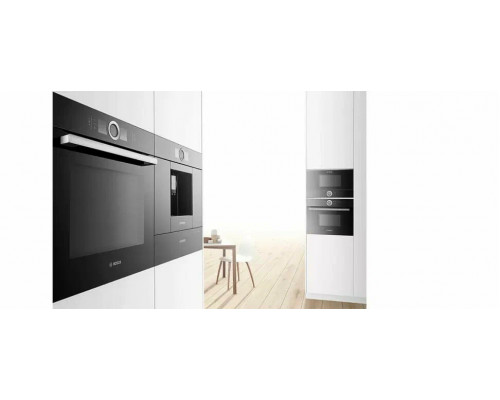 Духовой шкаф Bosch HMG8764C1 черный