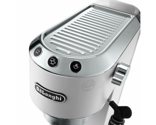 Кофеварка DeLonghi EC685.W белый