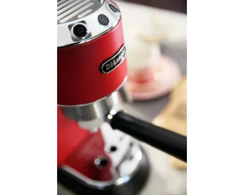 Кофеваркa DeLonghi EC685.R