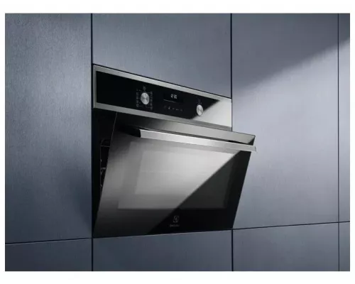 Духовой шкаф Electrolux EVL6E46X серебристый