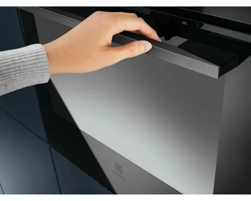 Духовой шкаф Electrolux KODDP77H черный/серебристый