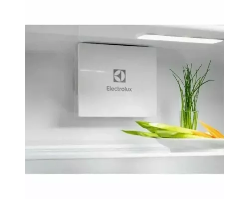 Встраиваемый холодильник Electrolux LNG7TE18S белый