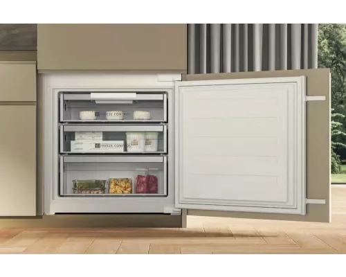 Встраиваемый холодильник  Whirlpool SP40 812 EU2