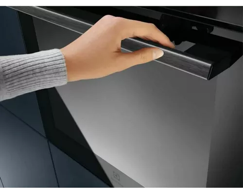 Духовой шкаф Electrolux EOB8S39WZ