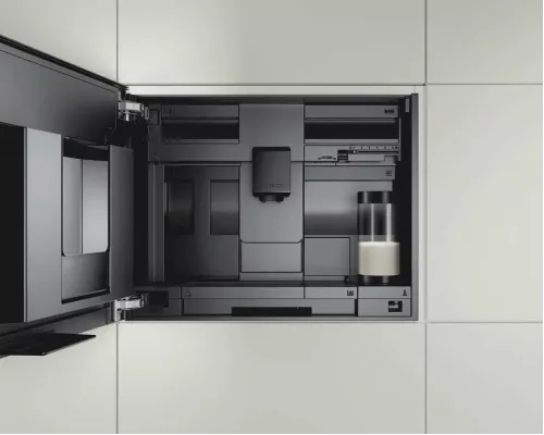 Встраиваемая кофемашина Bosch Serie 8 CTL7181B0 черный