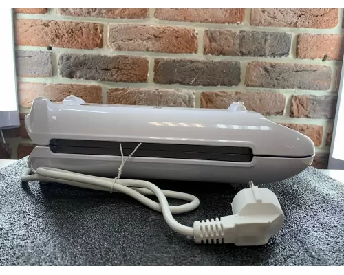 Вафельница KITFORT КТ-1643 белый