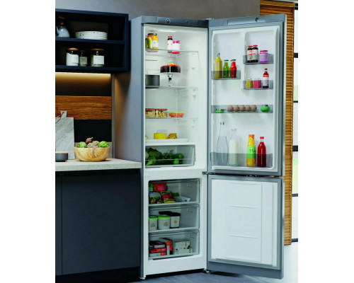 Холодильник HOTPOINT HT 5200 S серебро Холодильник HOTPOINT HT 5200 S серебро
