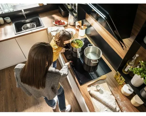 Варочная поверхность Hansa BHI36200 черный