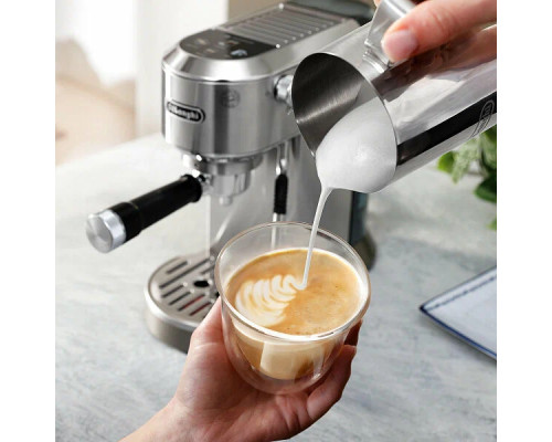 Кофеварка DeLonghi EC890.M