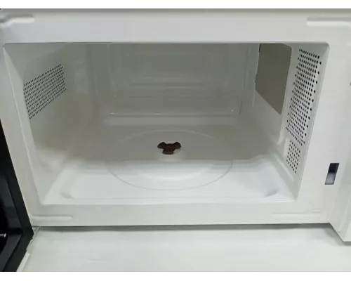 Микроволновая печь STARWIND SMW 3020 белый