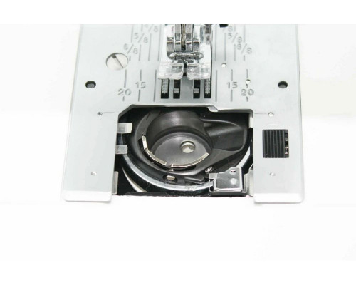 Швейная машина JANOME 7518 A белый