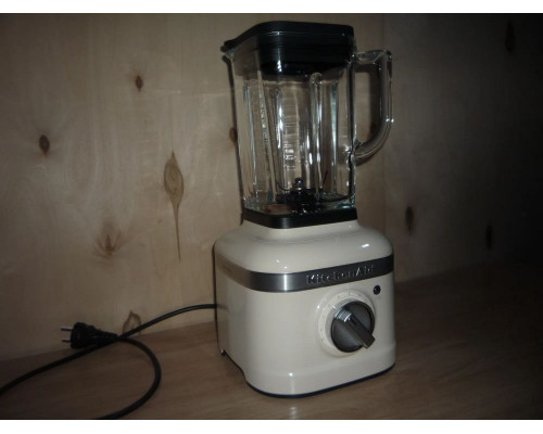 Блендер KitchenAid 5KSB4026EAC кремовый Блендер KitchenAid 5KSB4026EAC кремовый