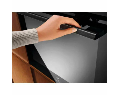 Духовой шкаф Electrolux LOC9P3XZ черный Духовой шкаф Electrolux LOC9P3XZ черный
