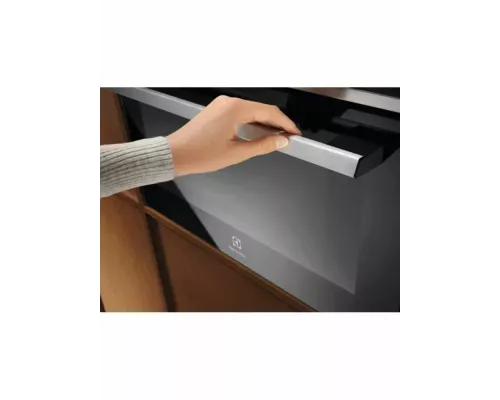 Встраиваемая микроволновая печь Electrolux EVM8E09X