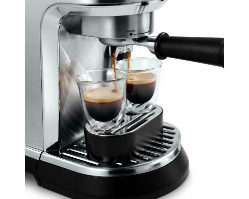 Кофеварка DeLonghi EC950.M серебристый