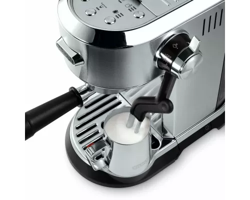 Кофеварка DeLonghi EC950.M серебристый