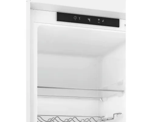 Встраиваемый холодильник HOTPOINT HBDR 18I