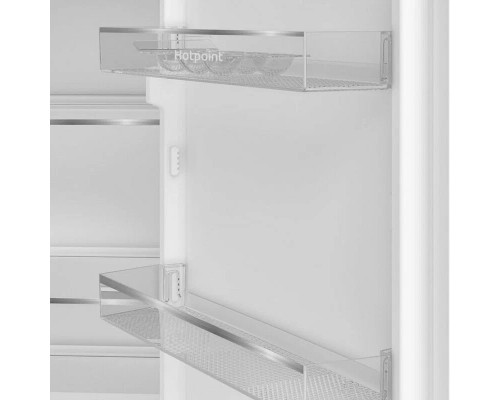 Встраиваемый холодильник Hotpoint HBH 20I белый