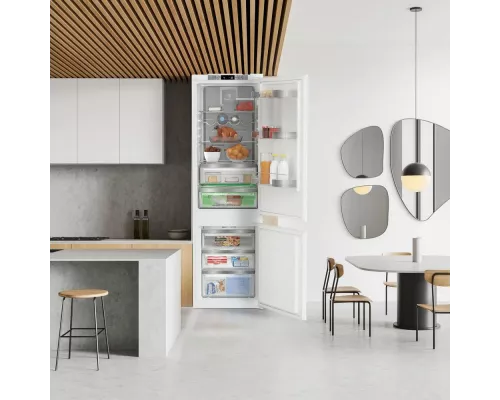 Встраиваемый холодильник Grundig GKIN25720 белый