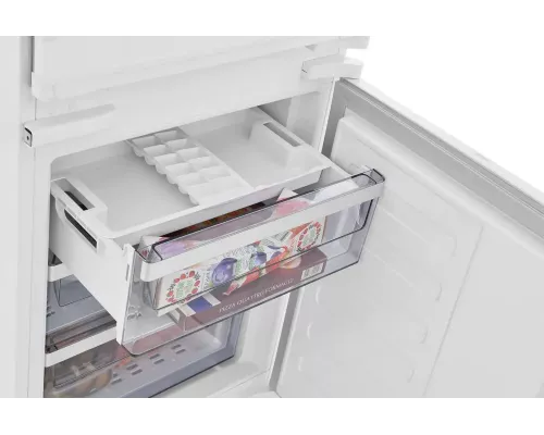 Встраиваемый холодильник Grundig GKIN25720 белый