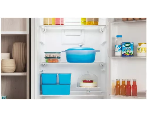 Холодильник Indesit ITR 4200 W