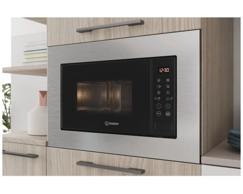 Микроволновая печь Indesit MWI 120 GX серебристый/черный (встраиваемая)