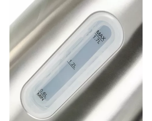 Чайник StarWind SKS3210 серебристый/черный сталь