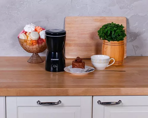 Кофемолка StarWind SGP8426 черный