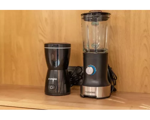 Кофемолка StarWind SGP8426 черный