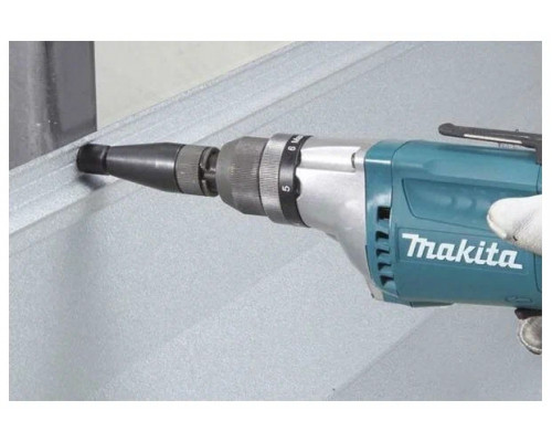 Дрель-шуруповерт Makita FS2700