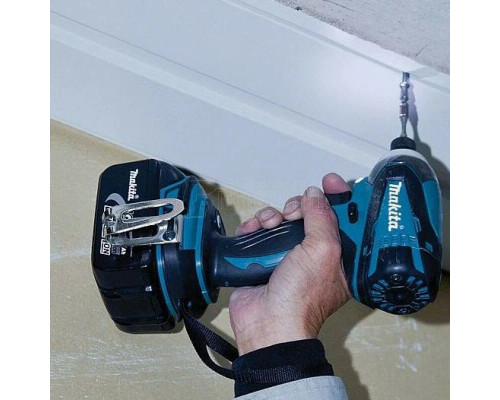 Дрель-шуруповерт Makita DTD152Z {18В,Li-ion,0-3500об\м,6-ти гр1\4",1.3кг,кор,165Нм,М5-16,б\ак,з\у,совм с 4Ач Li-ion}