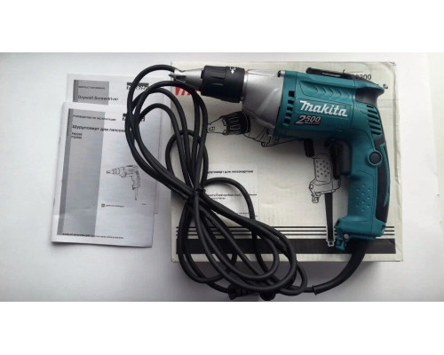 Шуруповерт Makita FS2300 570Вт патрон:держатель бит 1/4"